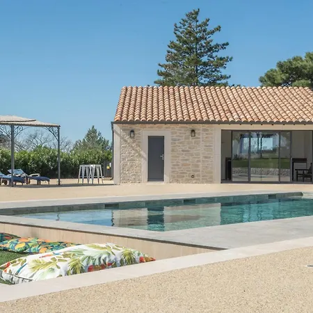 Mas Saint-gilles Pool & Tennis